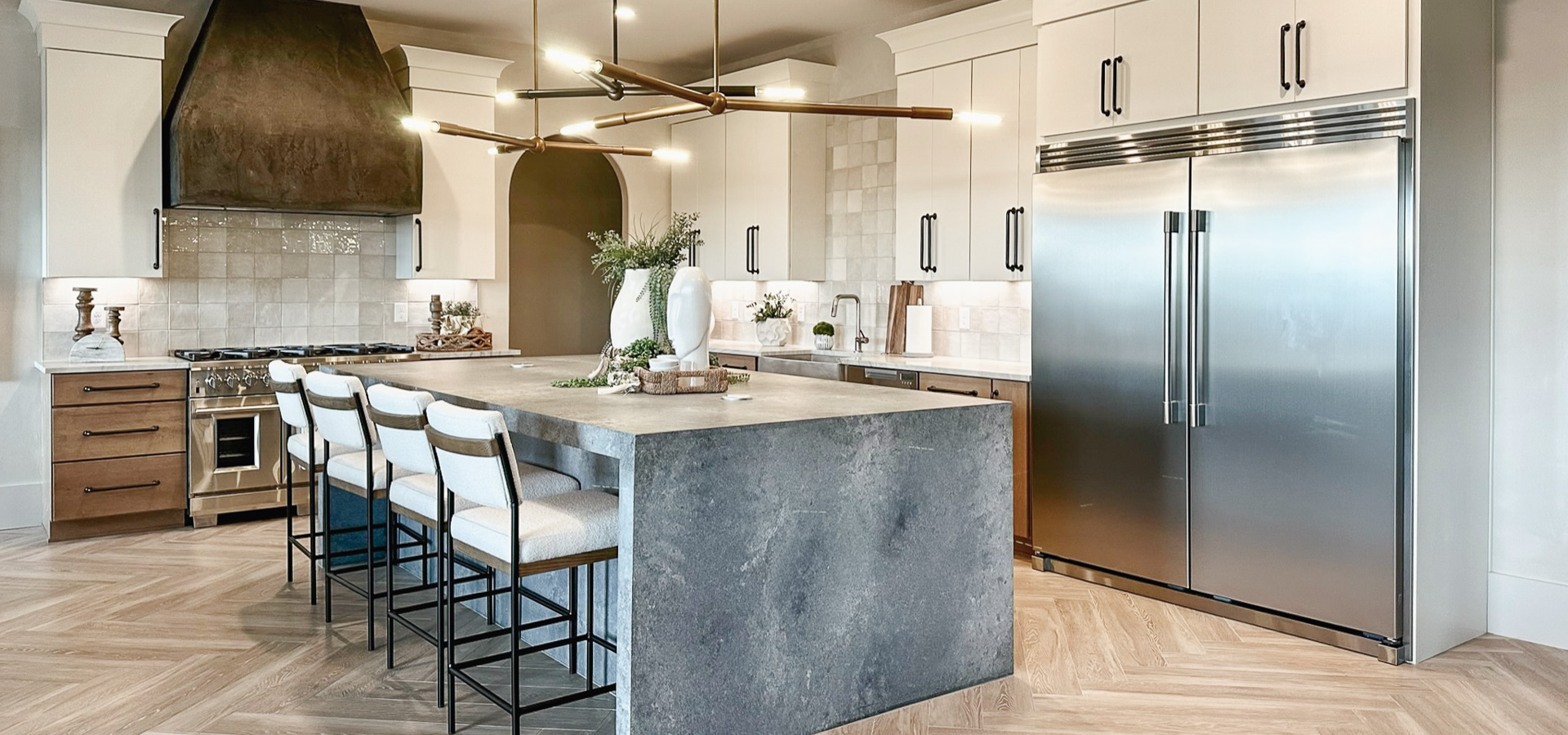 BEDD4F21-35C6-4F4A-8028-6F5036054F6B